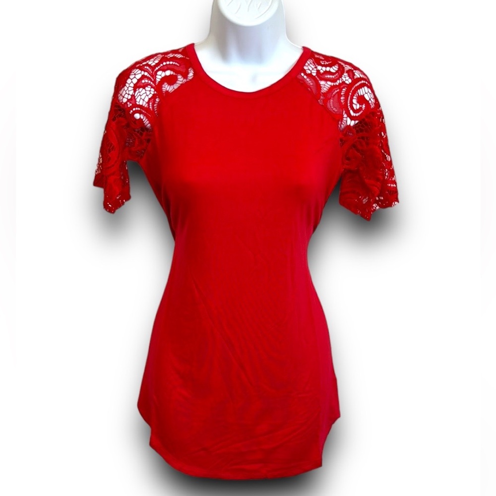 RED🍎SOFT and COOL Lace Sleeved TEE